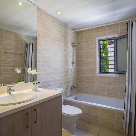 At Last You Can Rent The Perfect Luxury With Sea Views, 1516 * Πρωταράς