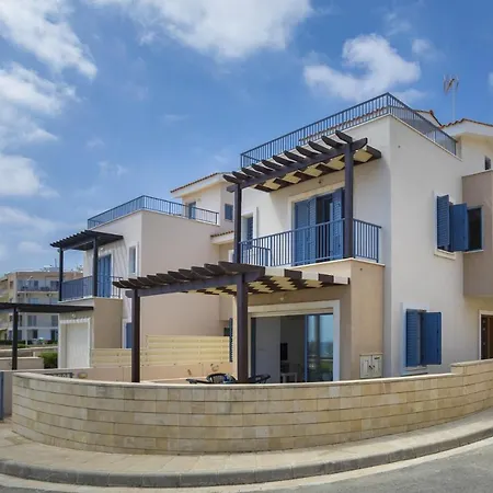 At Last You Can Rent The Perfect Luxury With Sea Views, 1516